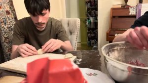 282. Она выбросила подарок в мусор, англичане лепят пельмени, готовлю по рецепту зрительницы.