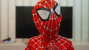 Тук-тук-тук! Я - человек-паук!