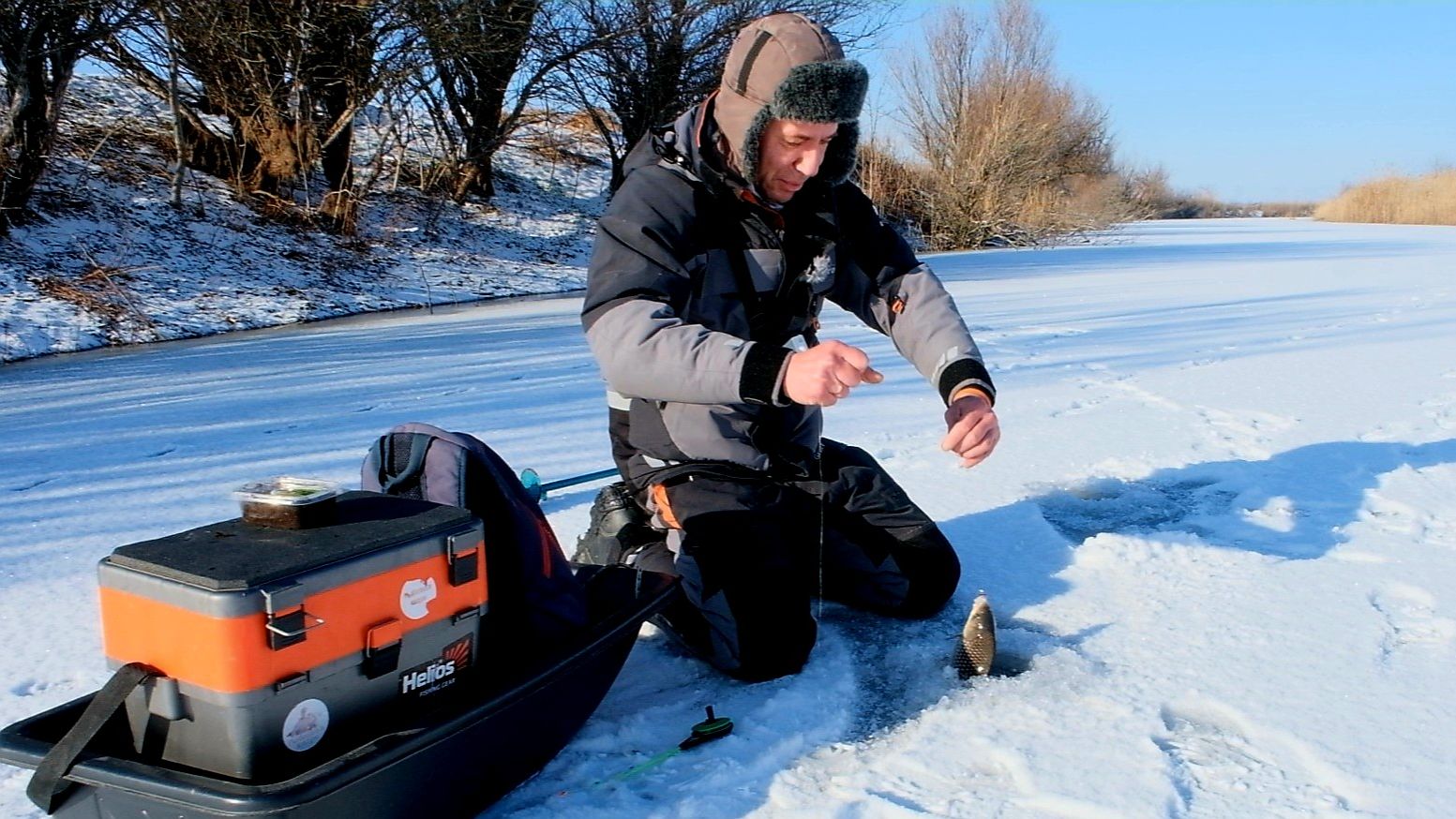 Мой ПЕРВЫЙ ЛЁД в этом году! Рыбалка в Астрахани! смотреть онлайн