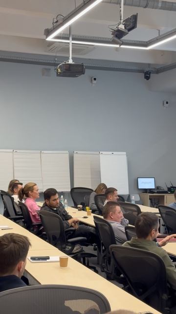 Иду на взлёт 🛫  «Хочешь выступить в ВШЭ 19.12?» 🤯Конечно!