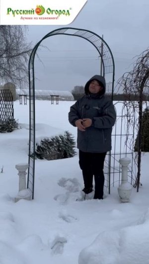 Нужно ли открывать двери теплицы на зиму?