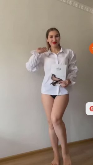 Ежедневная нейлоновая мода от Stilistica: высокие каблуки, чулки,