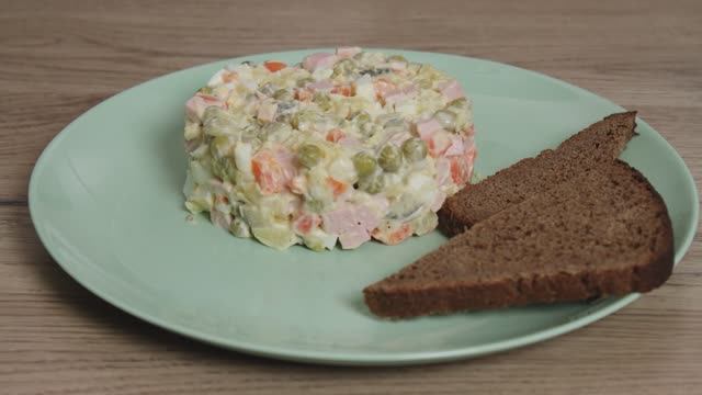 Салат оливье классический рецепт вкусно изыскано просто