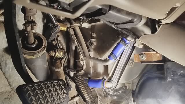 Дует у пасажира холодный воздуз!!!!!! Замеите радиатор печьки на Тойоте камри 30 смотреть онлайн