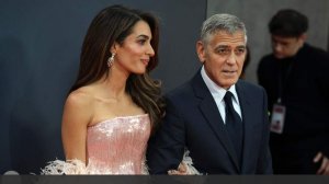 СМИ сообщили о получении семьей актера Клуни французского гражданства