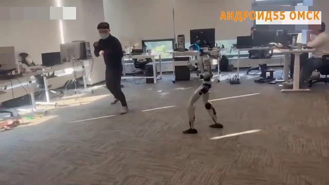 Робот врезал наставнику🤣🤣🤣 смотреть онлайн