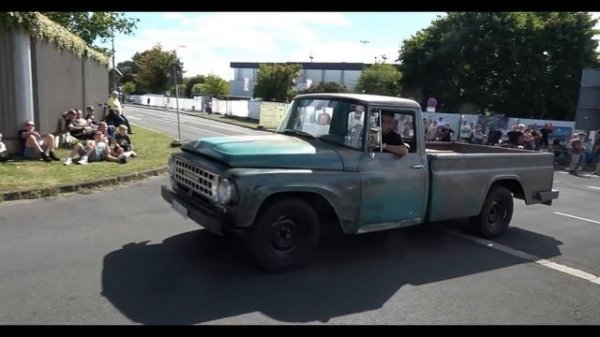 Старинные редкие автомобили, родстеры, корветы, мустанги, кадиллаки ишевролеты.