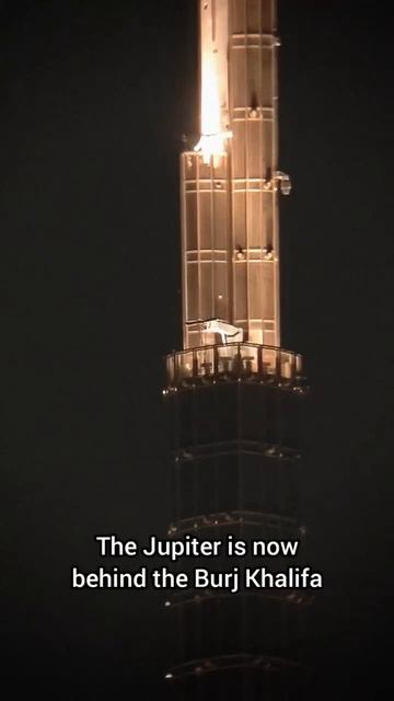 Впечатляющие кадры прохода Юпитера за небоскребом Бурдж-Халифа в Дубае смотреть онлайн