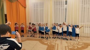 Тренировка по футболу. Детский сад. Школа Чемпионов.