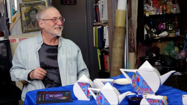 «Чайная церемония в стилистике русского авангарда». Художник АЛЕКС ГОНЧАРЕНКО