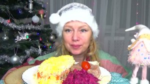 Мукбанг предновогодний Холодец с горчицей,  салат мимоза. Еда.