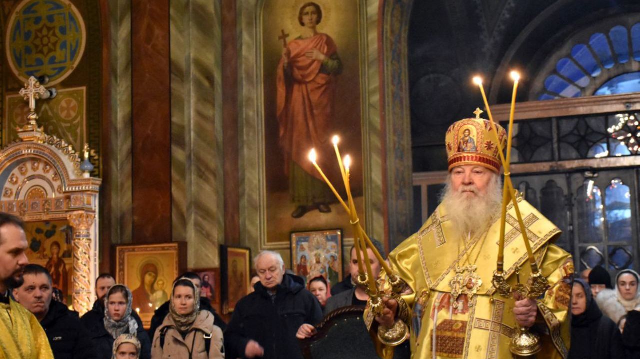 Прихожане в День Святителя Николая Угодника и День Рождения Схимитрополита Никона (Васина) смотреть онлайн