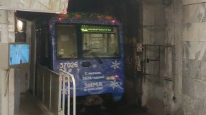Новогодний метропоезд «Ока» (С Новым 2026 годом!) / станция Новогиреево