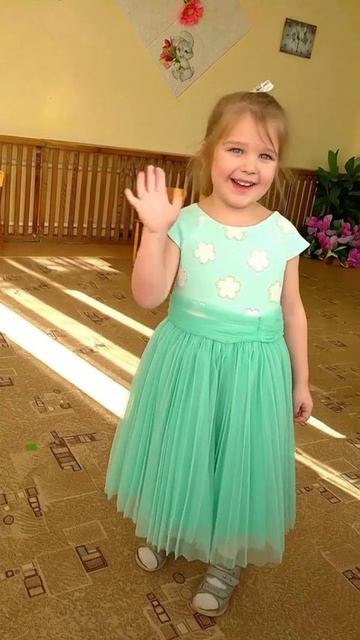 ПРИВЕТ ДРУЗЬЯ . смотреть онлайн