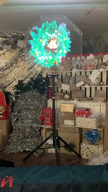 Голографический вентилятор в рамке на стоке смотреть онлайн