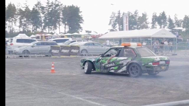 петельки на авто.mp4 смотреть онлайн