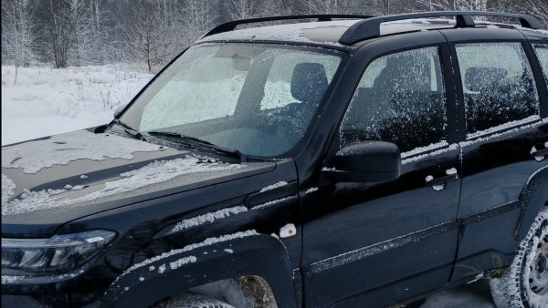 С новым годом ,Нива Тревел 1.8 немного снежного бездорожья.