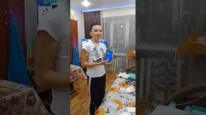 подарили новый телефон