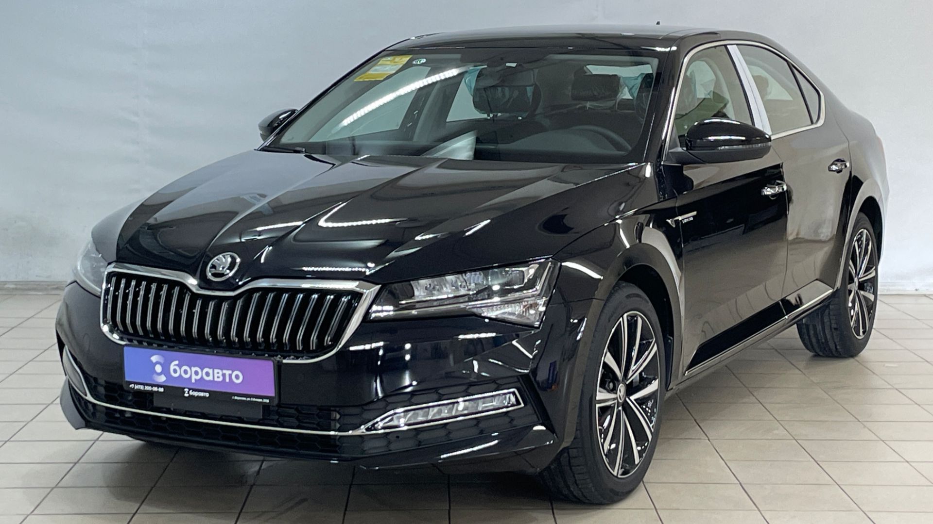 SKODA SUPERB смотреть онлайн