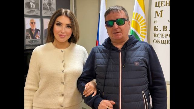 Лёля Хаммер продюсер, певица в авторской программе Виктора Тартанова Звёздная гостиная на радио ВОС