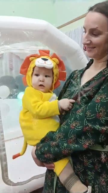 Первая ёлка маленького львенка смотреть онлайн