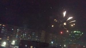 1 ЯНВАРЯ 2026 Г.  САЛЮТ МЕСТНОГО ЗНАЧЕНИЯ. НОВОГОДНЯЯ НОЧЬ. ВАЛИТ СНЕГ. С НОВЫМ ГОДОМ !