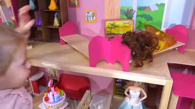 Домик для кукол Барби с мебелью - РАСПАКОВКА игрушки для девоче смотреть онлайн