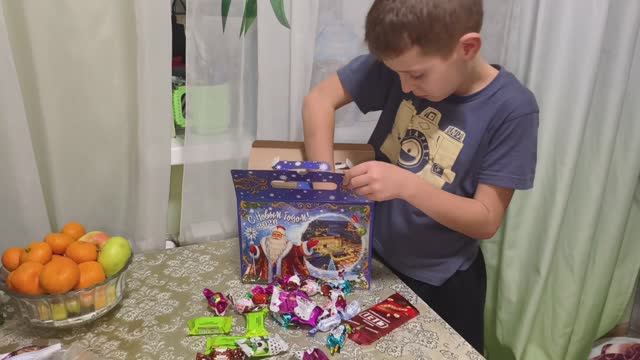 Три коробки с подарками - три истории... смотреть онлайн