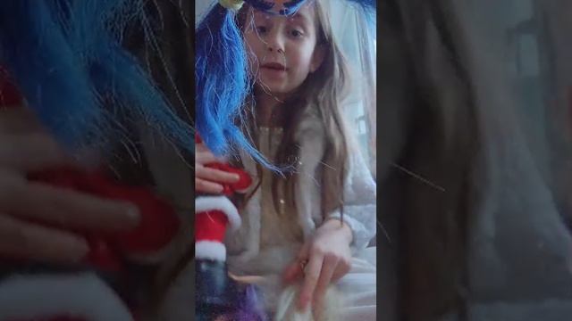 Ура Новый Год смотреть онлайн