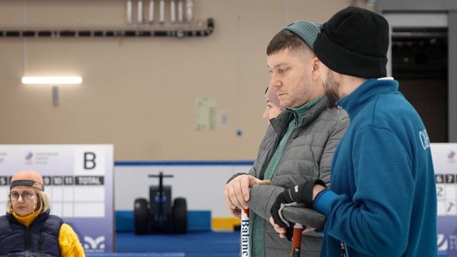 Репортаж. Мастер-класс для участников СВО по керлингу смотреть онлайн