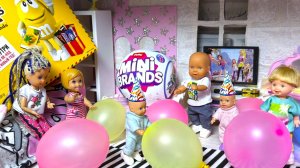 ЗАБЫЛИ ПРО ДЕНЬ РОЖДЕНИЯ😱 и убежали спасать воспитателя! ВЕСЕЛАЯ🤣 семейка Барби куклы мультик