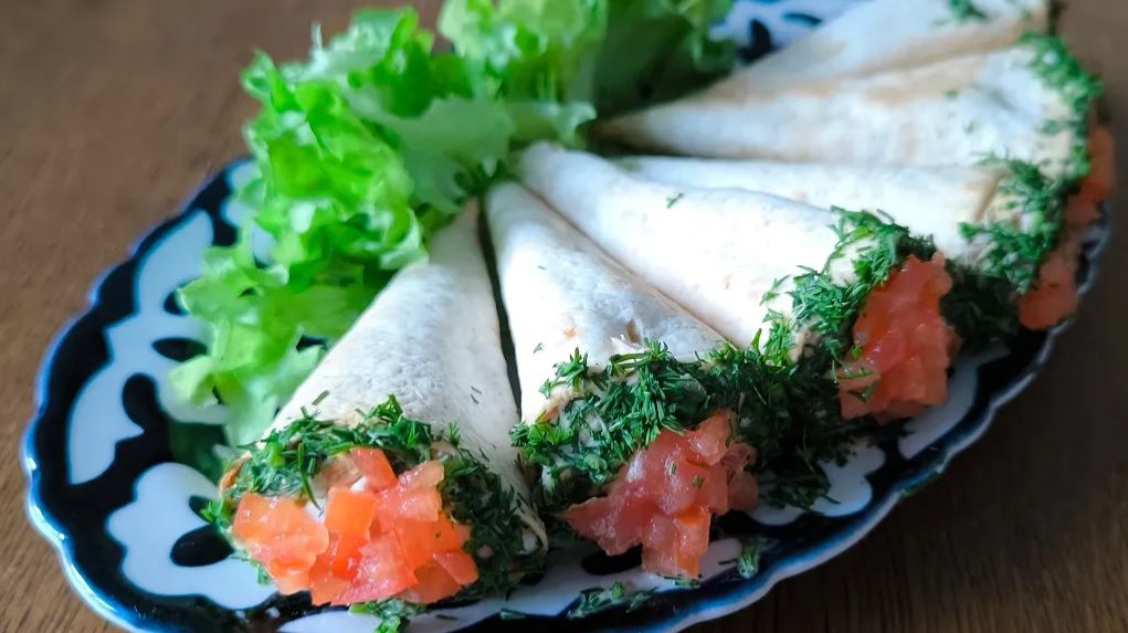 Нарядная закуска на стол 🎉 Рожки с рыбной начинкой — просто и эффектно