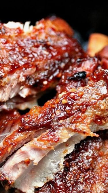 РУМЯНЫЕ СВИНЫЕ РЕБРЫШКИ НА ГРИЛЕ