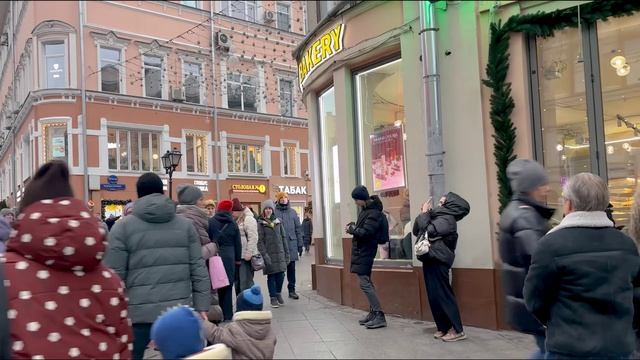 Москва в Новый год 2026 волшебные огни и праздничная прогулка 🎆✨ смотреть онлайн
