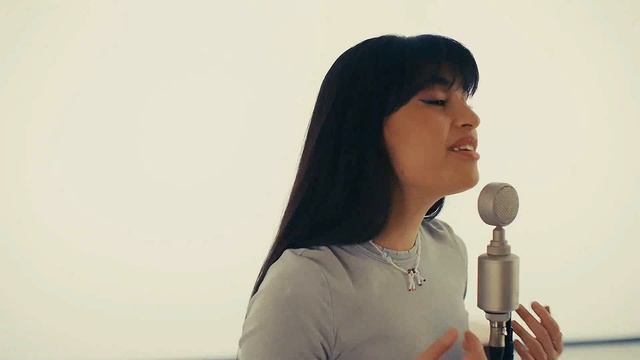 Диана Анкудинова - "Что-то большое" (Acoustic Version, 31.12.2025) смотреть онлайн