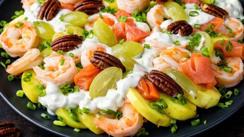 Готовим салат, который станет звездой вашего новогоднего меню!🎄⛄ смотреть онлайн