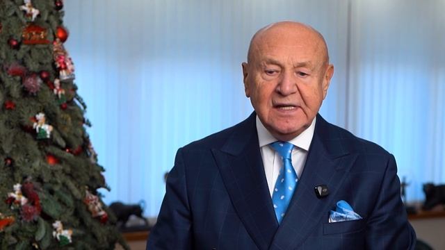 Поздравление с наступающим Новым годом директора Центра Геннадия Тихоновича Сухих