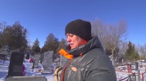 На КЛАДБИЩЕ Меня Встретила ОНА, И  ПОДОШЛА КО МНЕ, СЛОВНО ЗНАЛА МЕНЯ.