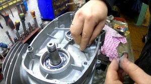 Сборка двигателя Ява Чезет CZ. Установка ЦПГ. Как заклеить картер.? (Jawa Cezet). Будни в мастерской