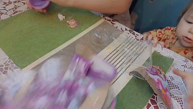 ПРИШЛА С РАБОТЫ И СРАЗУ ЗА ГОТОВКУ САЛАТИКОВ смотреть онлайн