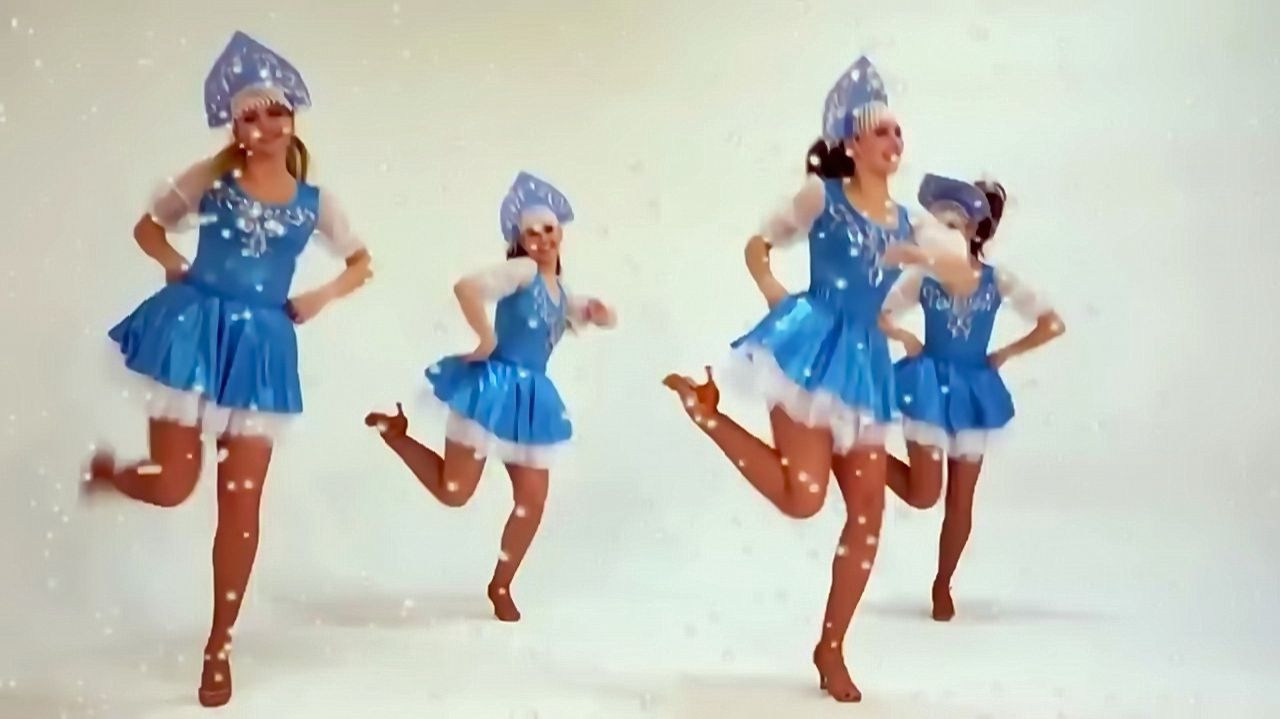 СМЕХ У ЕЛОЧКИ С НОВЫМ ГОДОМ ВАС смотреть онлайн