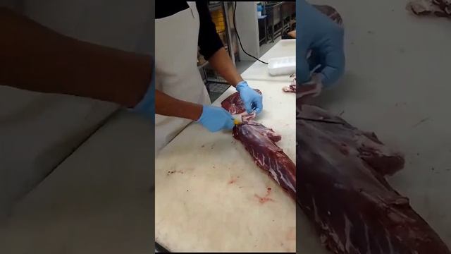 Посмотрите как мясник работает! Говядина Вырезка! #meat # смотреть онлайн