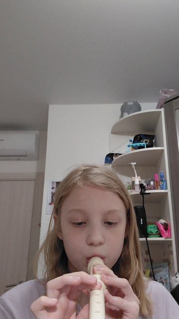 играю на блок флейте новогоднюю песню смотреть онлайн