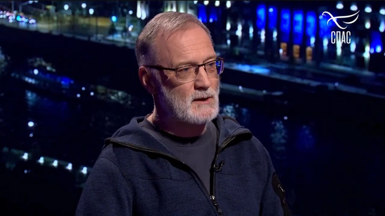 Итоги года: ценности России, СВО и запрет сатанизма / Поле битвы смотреть онлайн