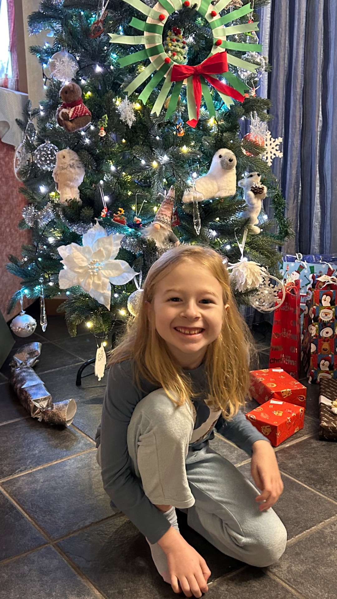 Реакция ребенка на подарок от Деда мороза смотреть онлайн