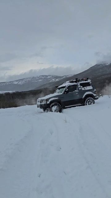 КРЫМ ЗИМНЯЯ СКАЗКА 31 ДЕКАБРЯ СУГРОБЫ ДО 1 МЕТРА смотреть онлайн