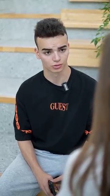 Учитель разбил телефон ученицы смотреть онлайн