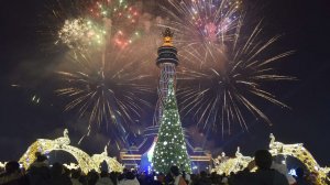 Ярмарки, концерты, фотозоны: Новый год прошел на главной площади Душанбе
