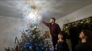 Отмечаем Новый Год. Встреча с родными. Обмен подарками.