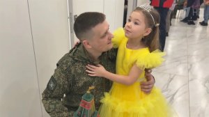 В Луганске для детей российских военнослужащих провели акцию "Елка желаний".